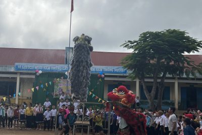 Vui tết Trung thu cùng các bạn nhỏ Trường TH Trần Quốc Tuấn